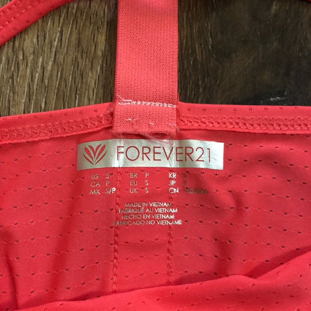 Pink Workout Tank - Picture 3 of 4